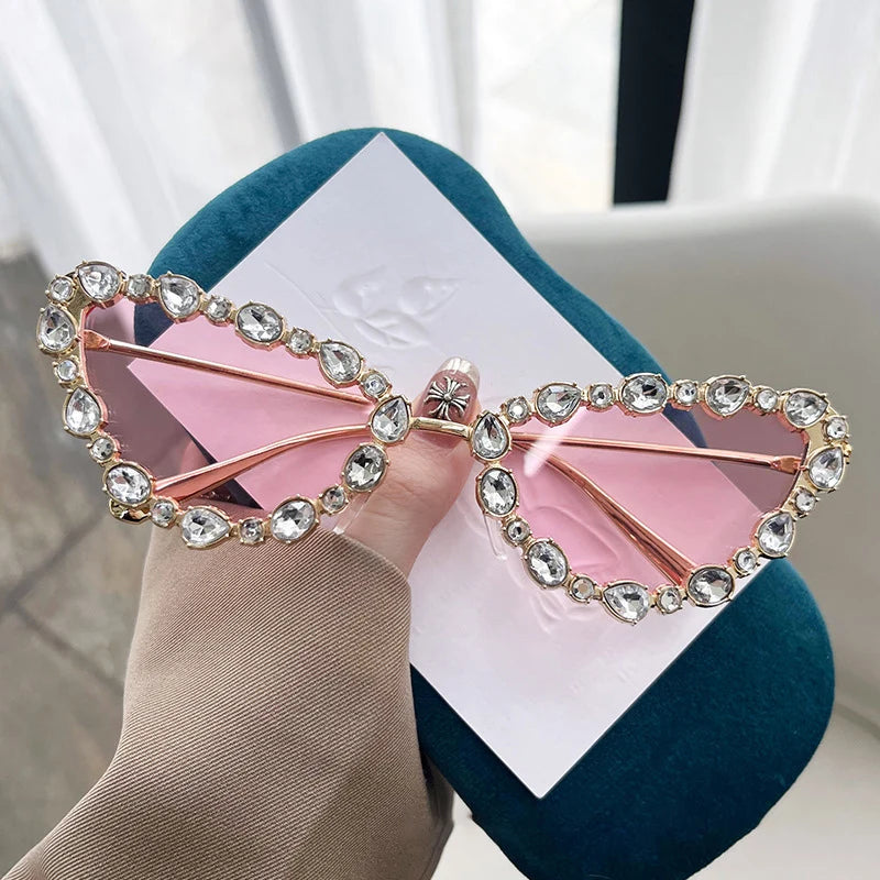 KLASSNUM Luxury Woman Sunglasses Cat-eye Rhinestone Sunglasses 2025 Trendy Party Eyepiece Glitter Metal Frame Color Lens Shades