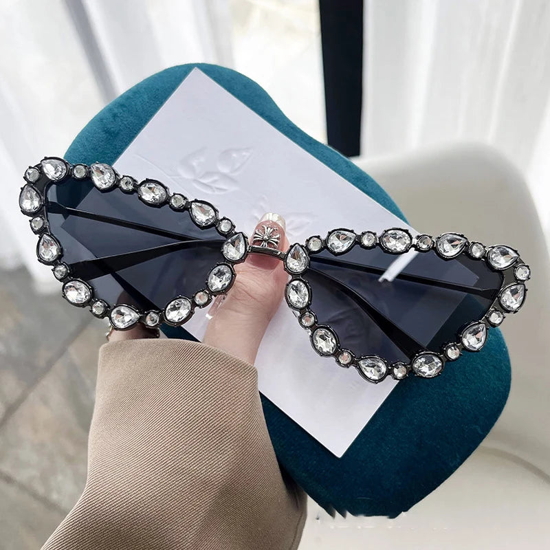 KLASSNUM Luxury Woman Sunglasses Cat-eye Rhinestone Sunglasses 2025 Trendy Party Eyepiece Glitter Metal Frame Color Lens Shades
