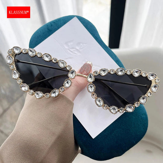 KLASSNUM Luxury Woman Sunglasses Cat-eye Rhinestone Sunglasses 2025 Trendy Party Eyepiece Glitter Metal Frame Color Lens Shades