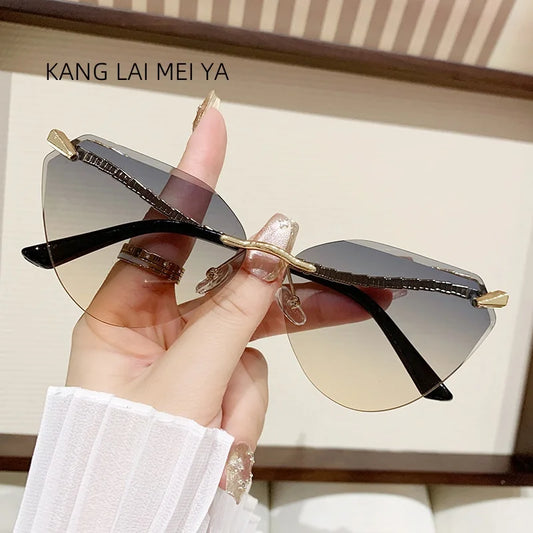 Personalized snake shaped metal leg sunglasses, women's fashion cut edge sunglasses