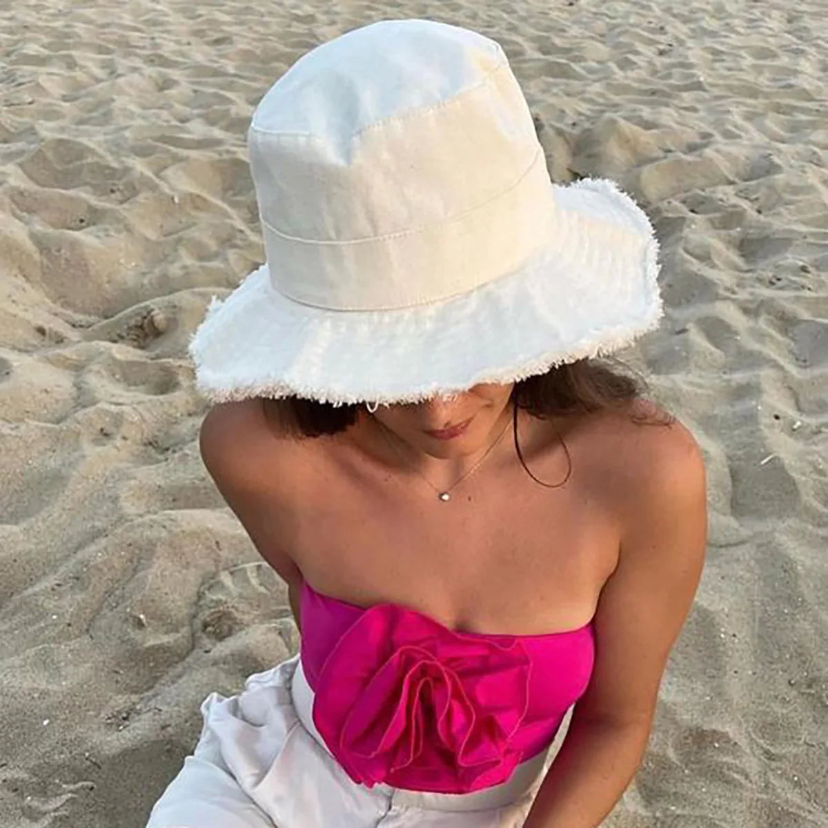 Ladies' denim drawstring torn edge bucket hat, sun resistant outdoor hiking hat, adjustable, fashionable daily travel headwear